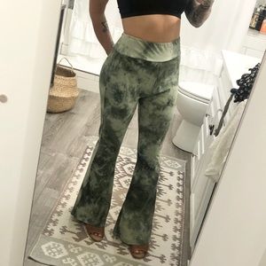 Legging depot tie dye flare pants